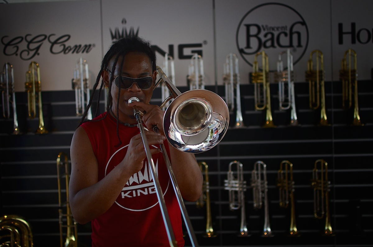 Escale Musicale à Nice et Thaine artiste trombone King
